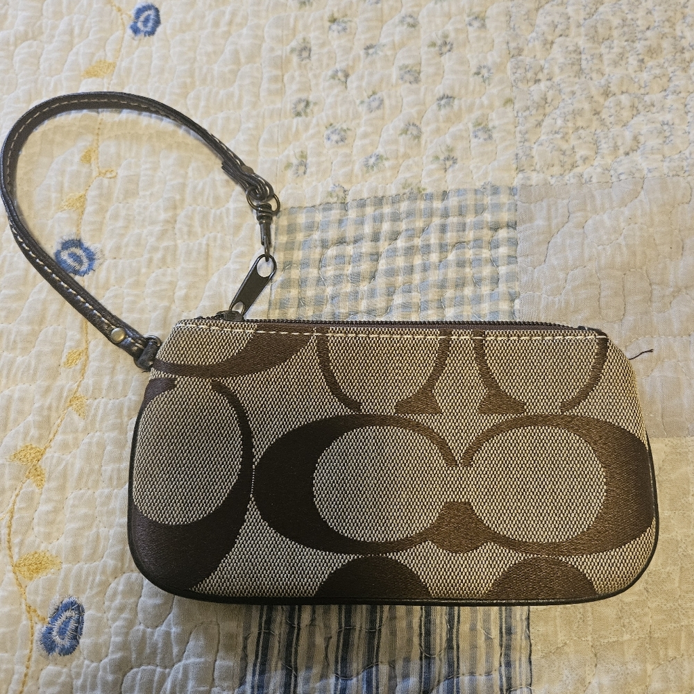 💜 Coach Wristlet Wallet Handbag Signature C Logo